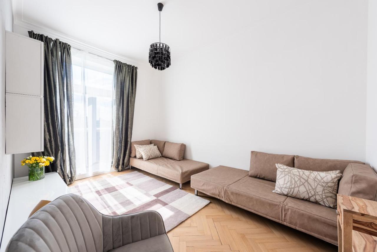 Luxury With A Balcony And A Terrace Apartment Prag